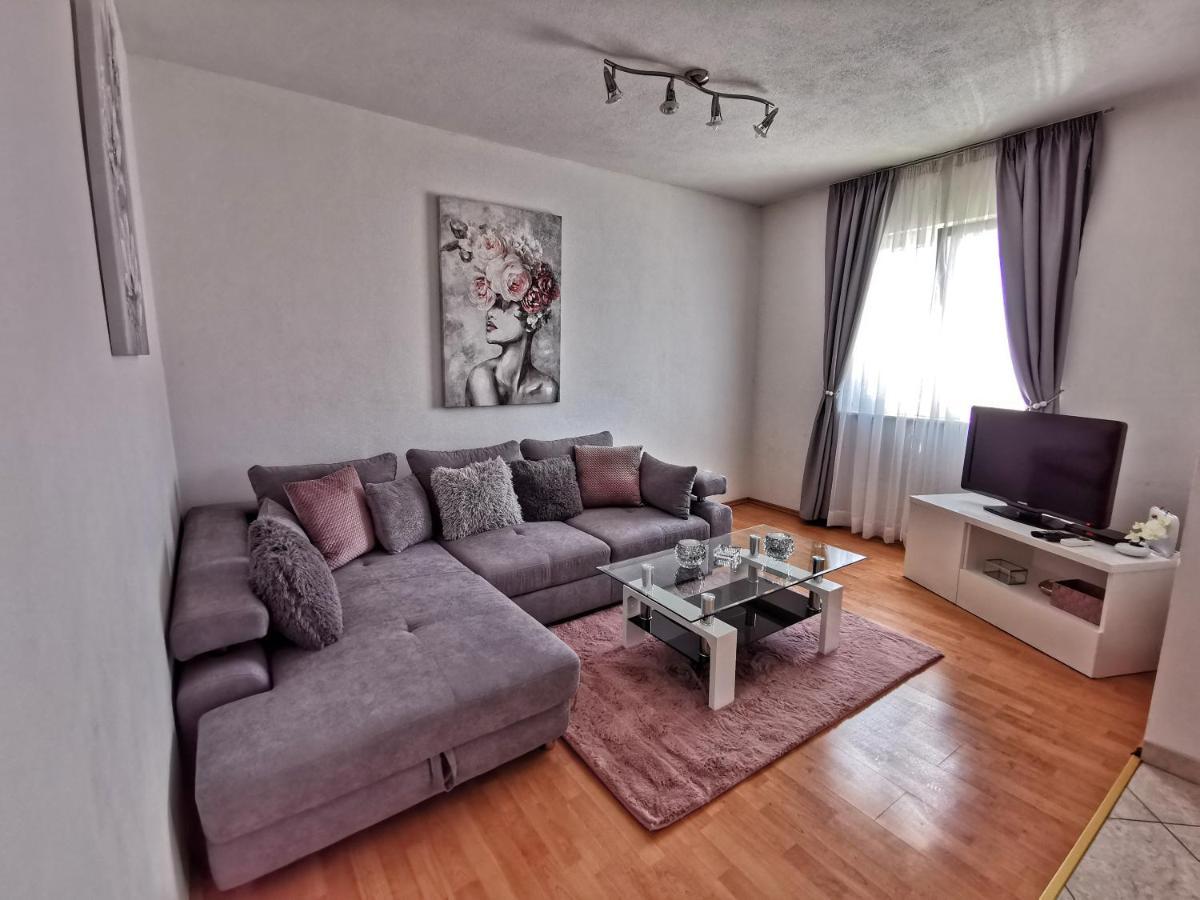 Apartments Villa Jelena Seget Vranjica Exterior photo